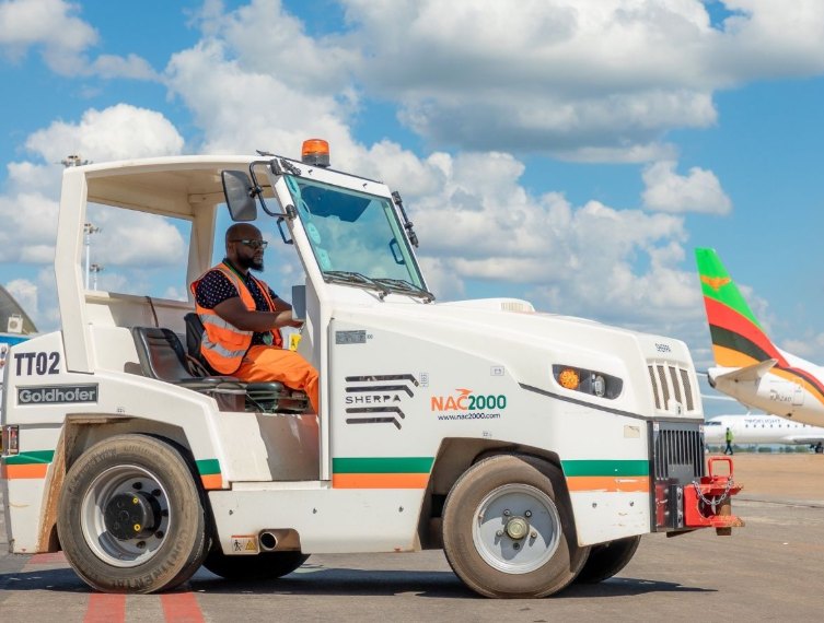 NAC2000 ground support tug at the airport
