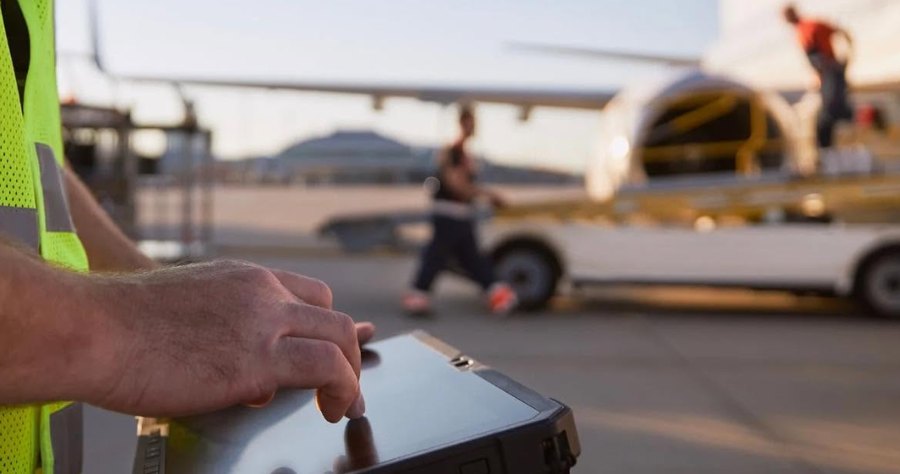 NAC2000 crew using an electronic flight bag